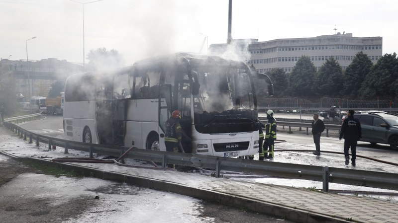 A A 20251120 39756829 39756823 K O C A E L I D E Y O L C U O T O B U S U Y A N G I N D A K U L L A N I L A M A Z H A L E G E L D I 800X449