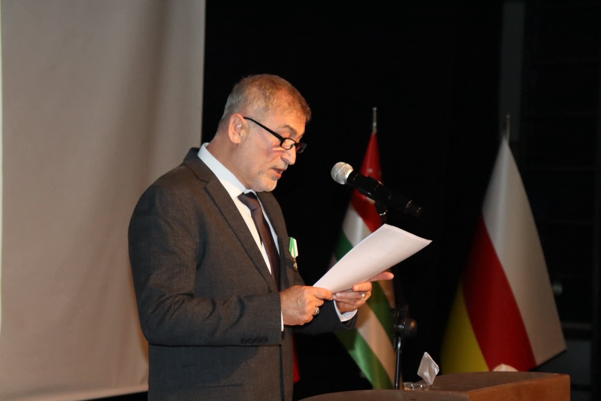 E3Beabd4 6E14 44D3 A6D7 9Fdfe3A9Ff60