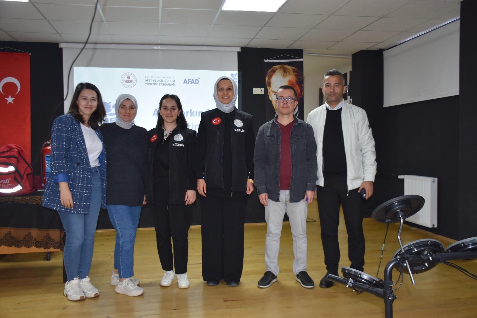 Erenler’de 12 Okulu Kapsayan Afet Farkindalik Eği̇ti̇mleri̇ Başladi (11)