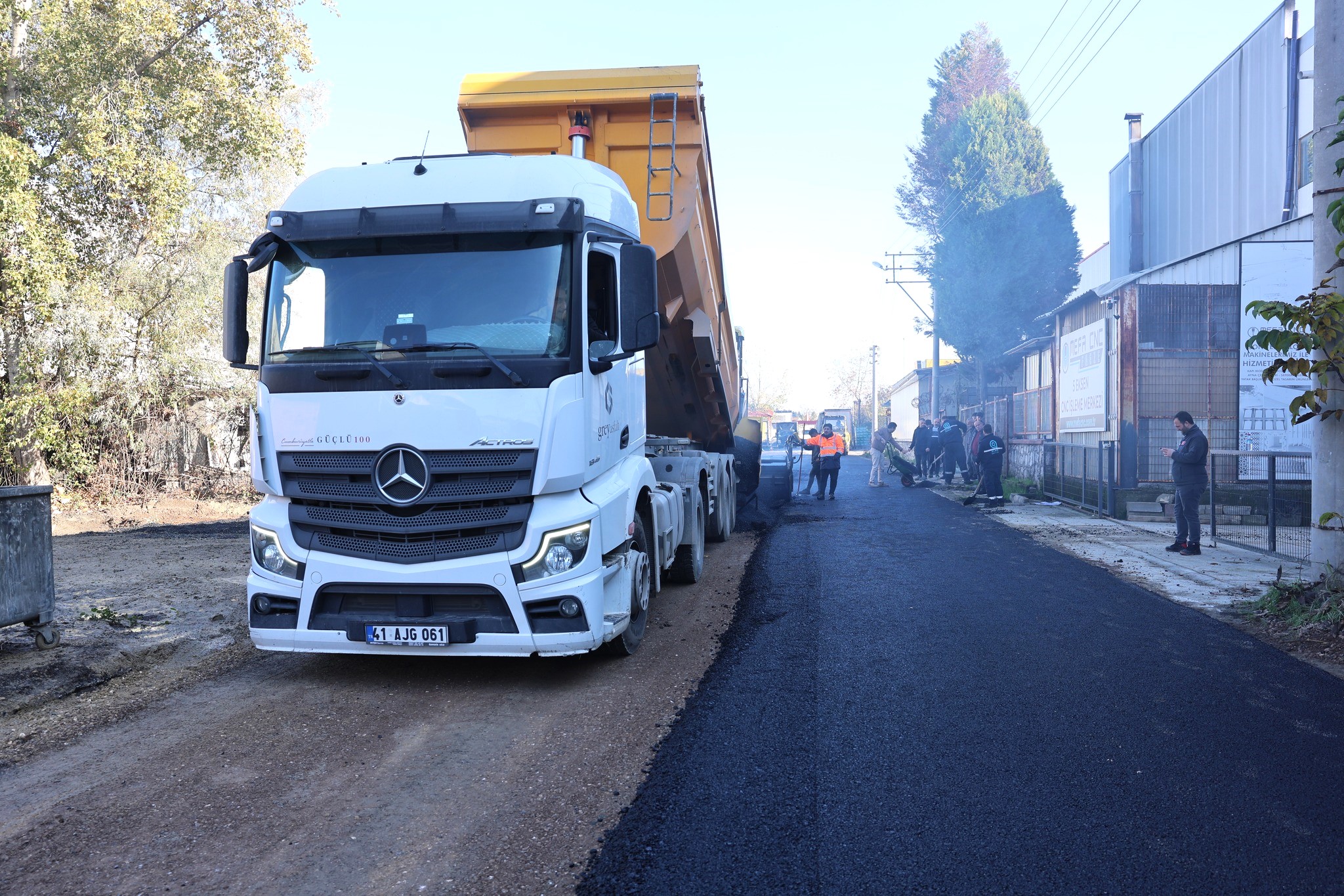 Erenler Beledi̇yesi̇ Asfaltta Hiz Kesmi̇yor (1)