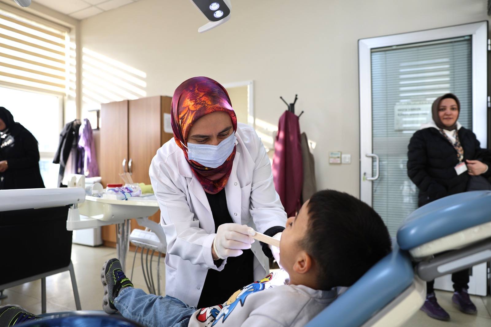 Erenler Beledi̇yesi̇ Sağlik Ve Ai̇le Destek Hi̇zmetleri̇ Yil Boyunca Bi̇nlerce Vatandaşa Ulaşti (1)