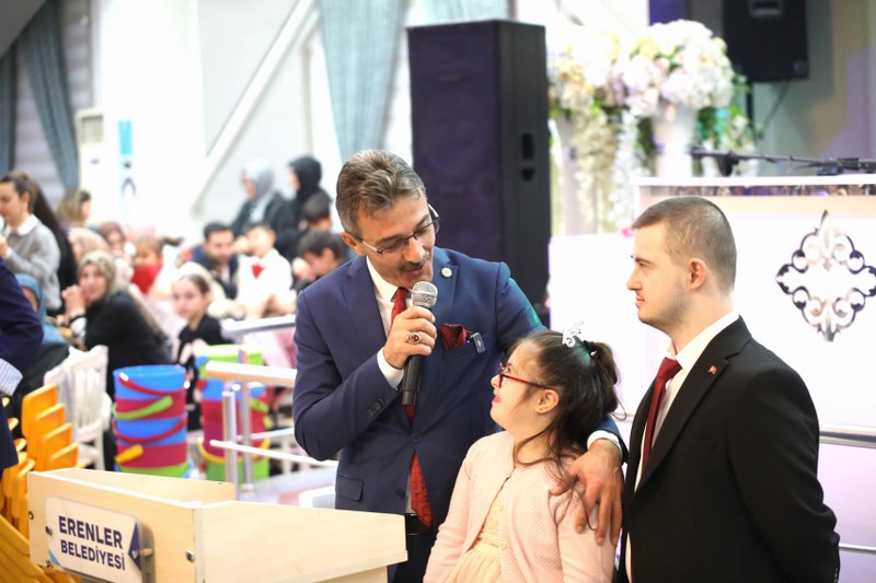 Erenler’de 3 Aralik Dünya Engelli̇ler Günü Coşkuyla Kutlandi (1) 800X533