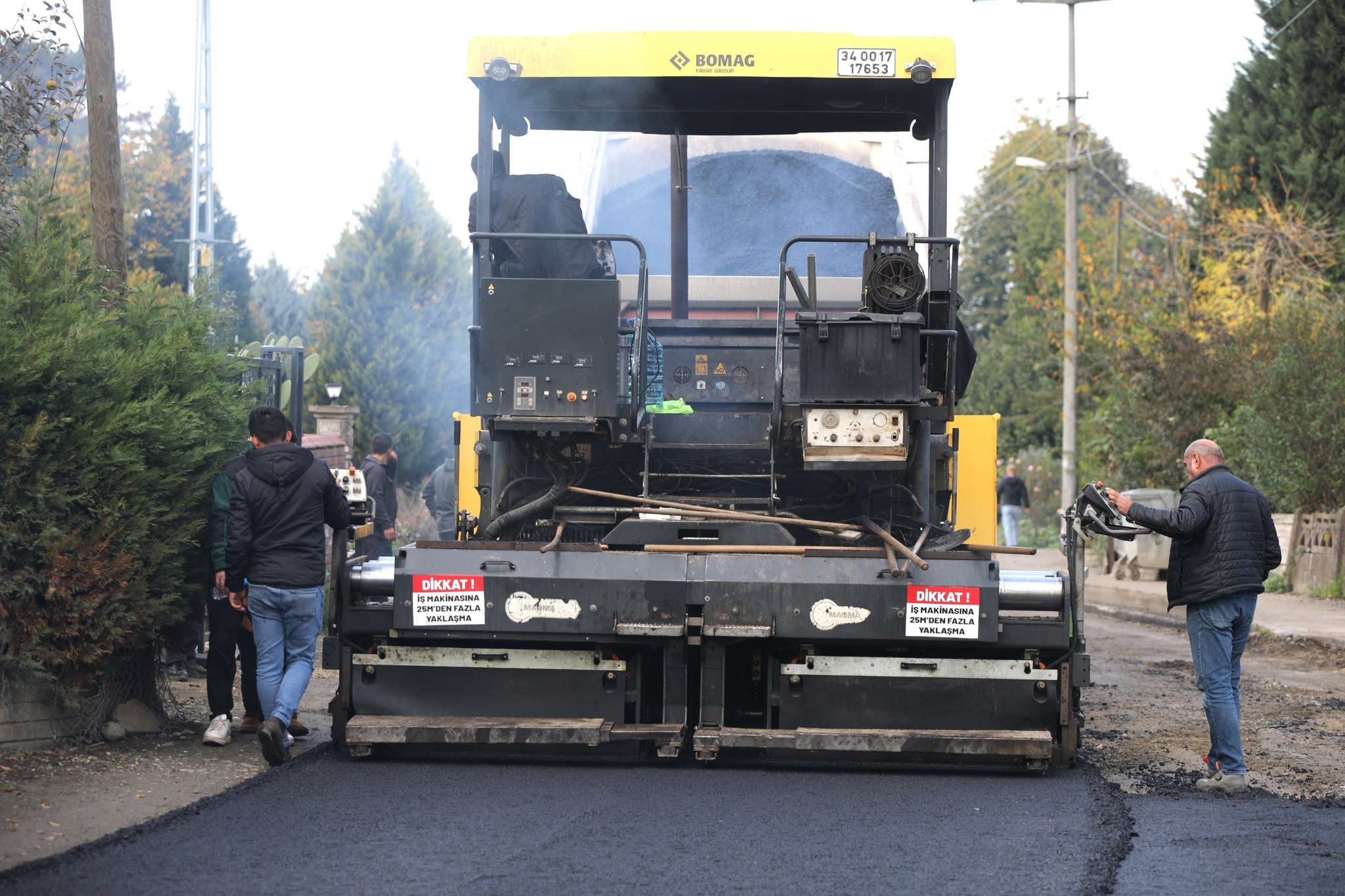 Kayalar Reşi̇tbey’de Yollar Yeni̇leni̇yor (2)