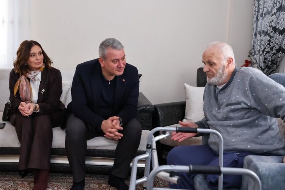 Serdivan’da Yaşlılar Haftası’nda Anlamlı Ziyaret