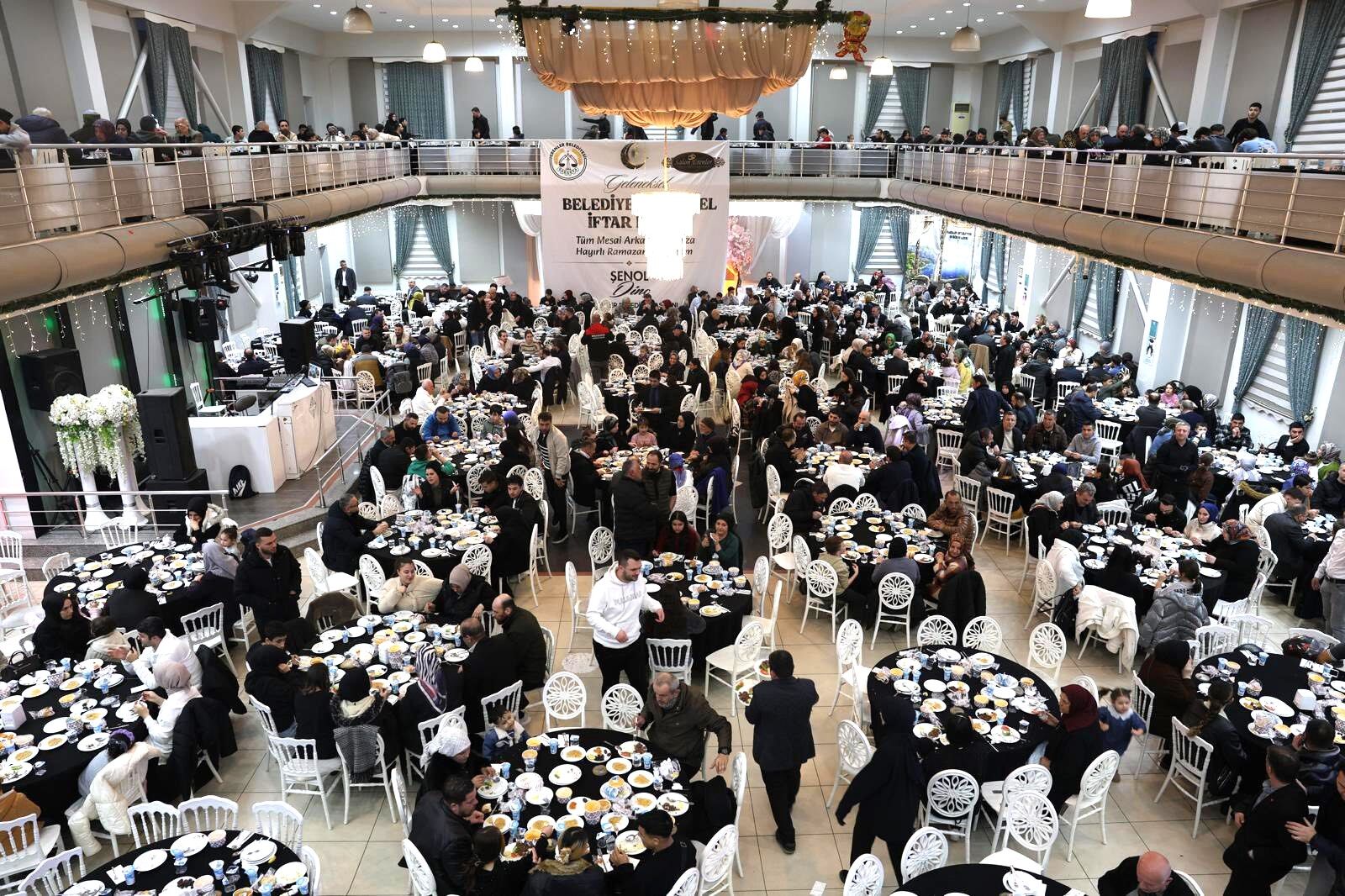 Erenler Beledi̇yesi̇ İftarda Buluştu (14)