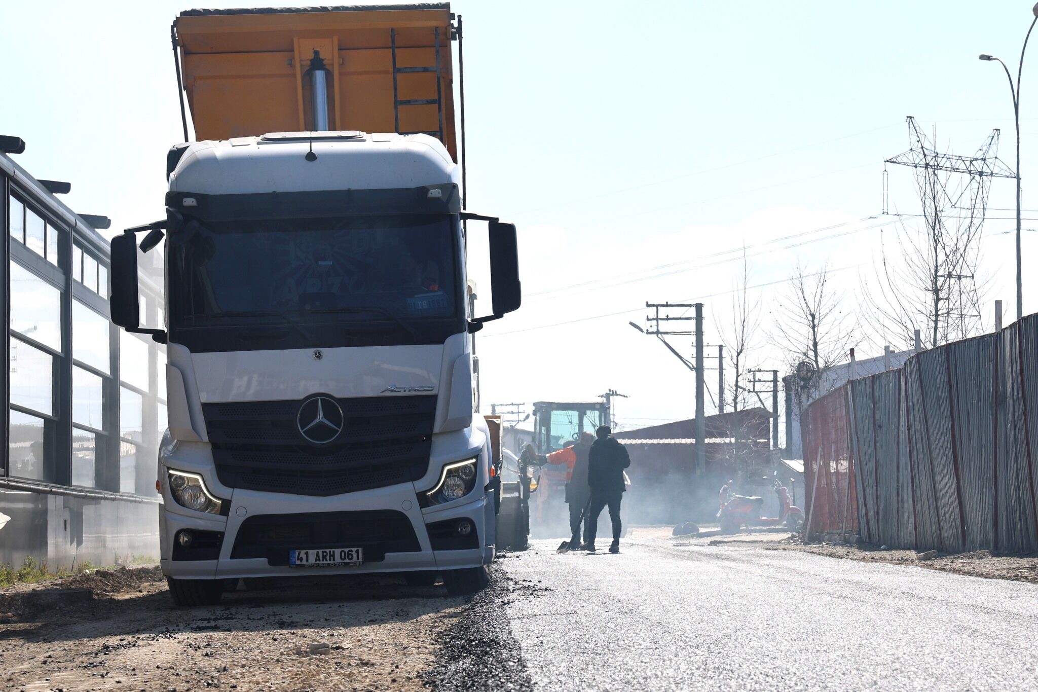 Erenler’de Yollar Yeni̇lenmeye Devam Edi̇yor (2)