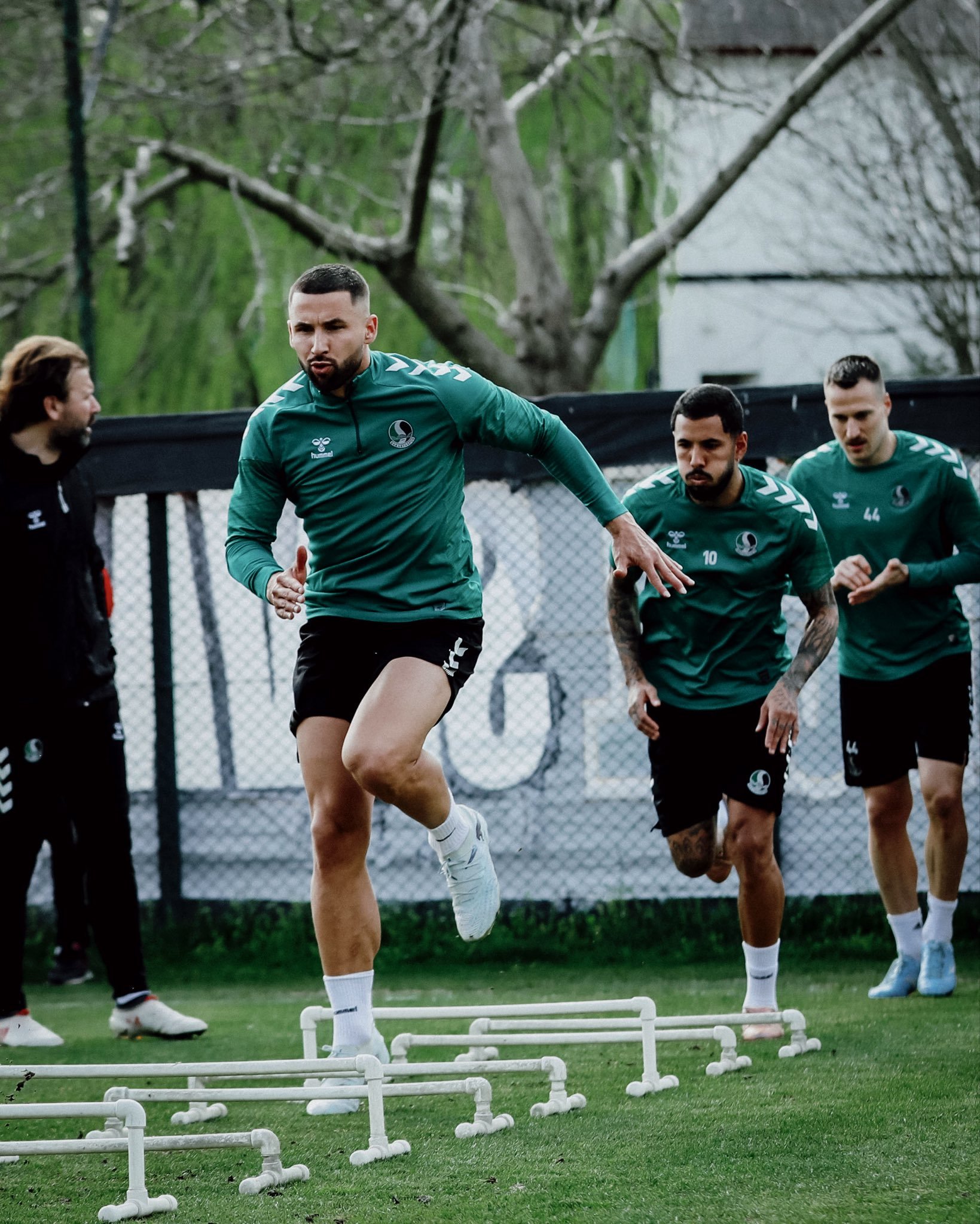 H Eb T W U Ka I A Ay J Fj