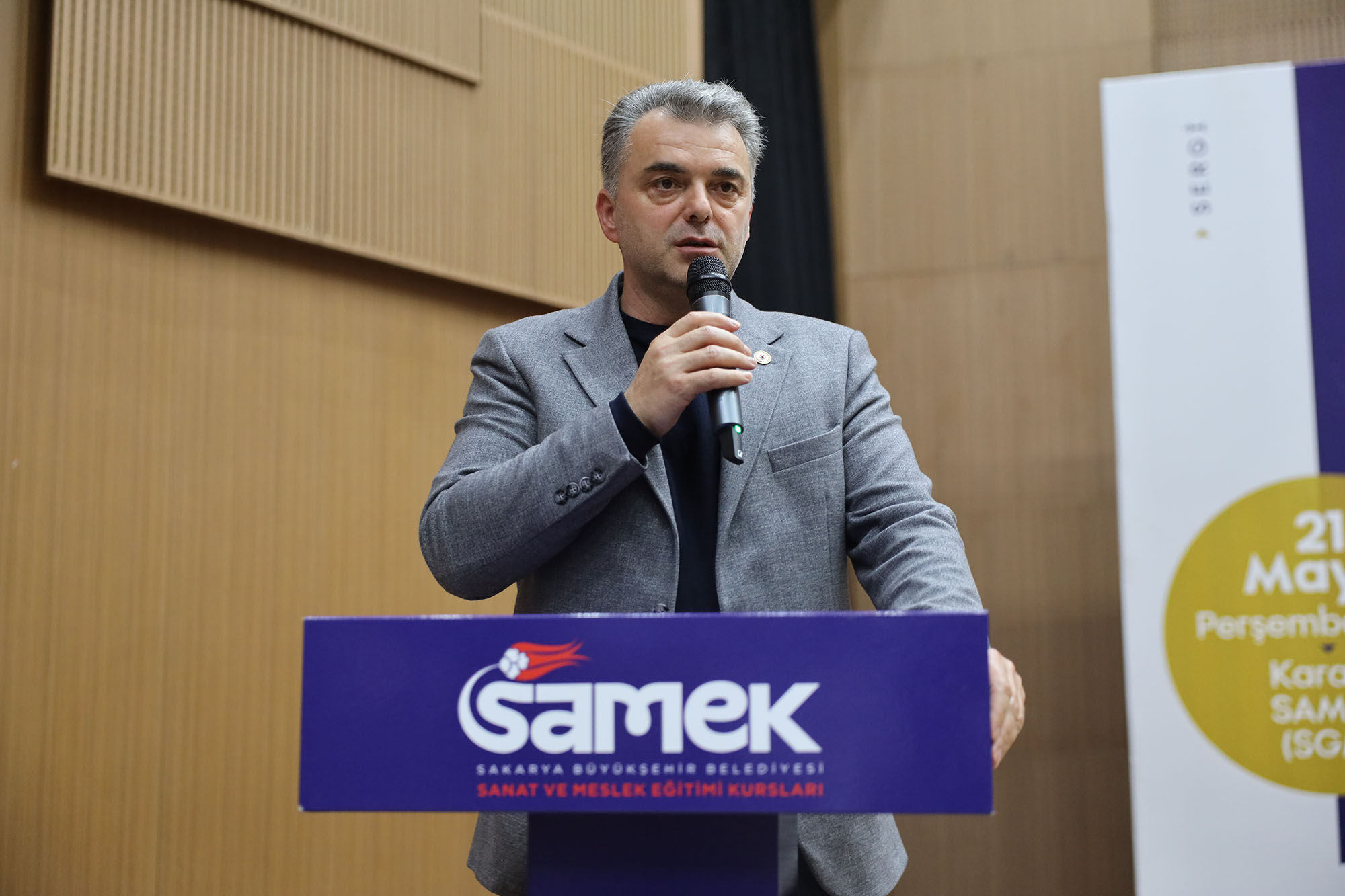 İshak Sarı