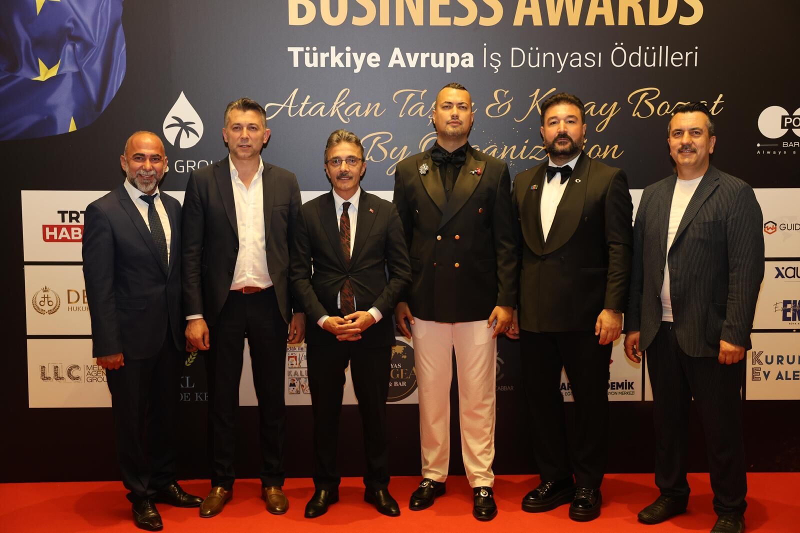 Başkan Şenol Di̇nç’e Hi̇zmet Başari Ödülü (2)