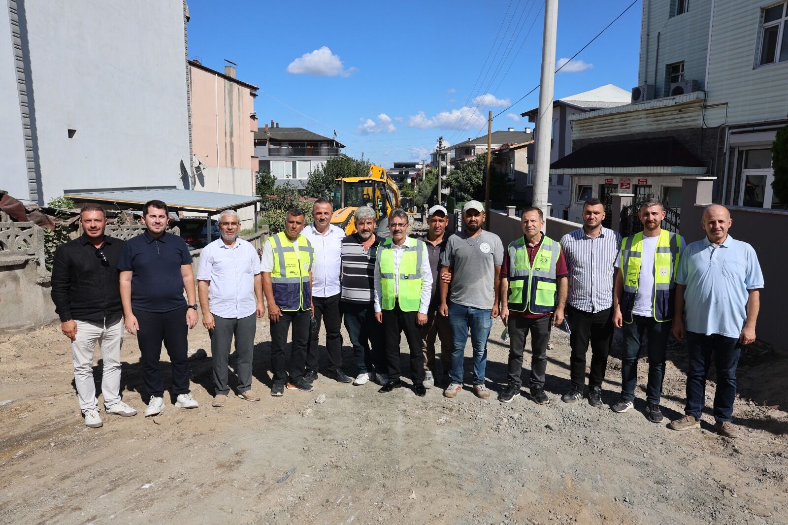 Erenler Beledi̇yesi̇ 15 Sokakta Daha Asfalt İçi̇n Çalişmalara Başladi (1)