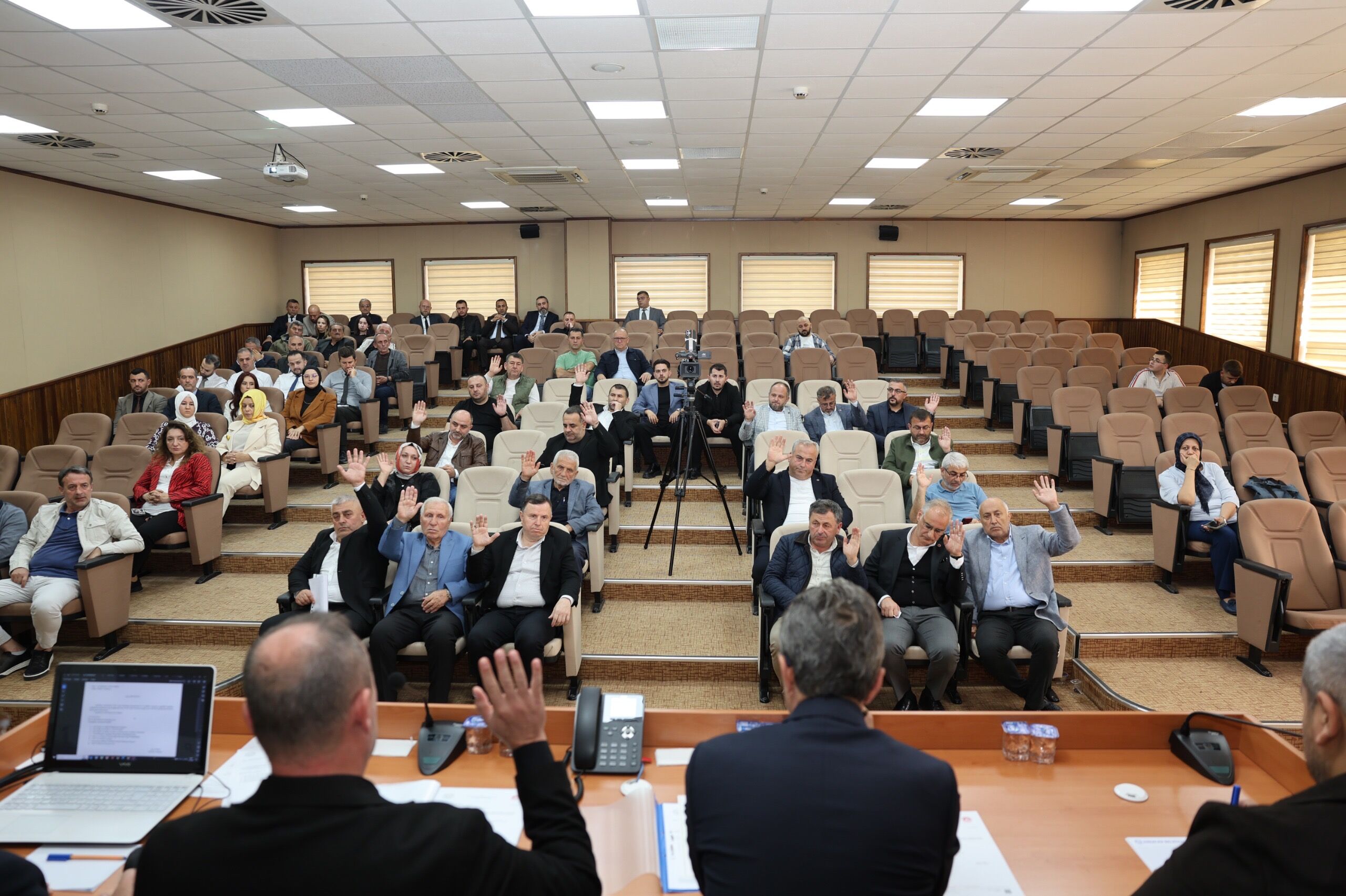 Başkan Şenol Di̇nç, “Erenler’e 12 Yeni̇ Modern Spor Tesi̇si̇ Çok Yakişacak” (2)