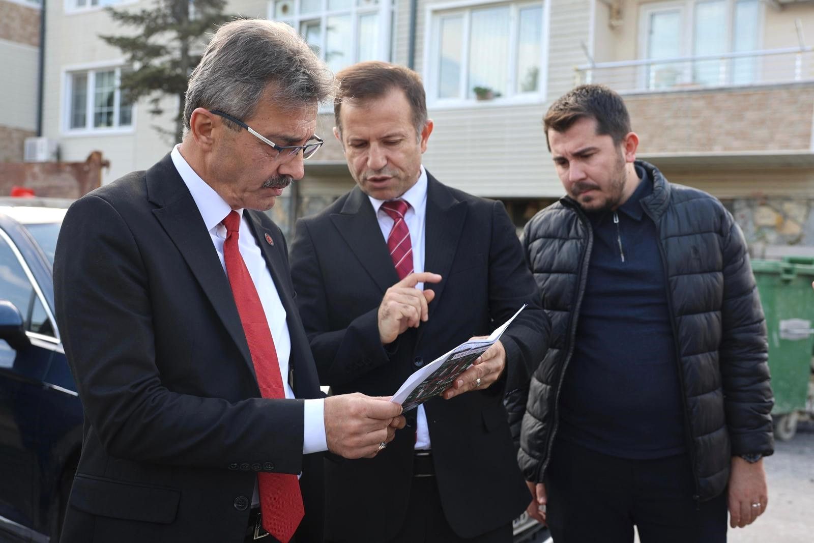 Erenler Beledi̇yesi̇ Ertuğrul Gazi̇ Caddesi̇ni̇ Asfalt İle Yeni̇li̇yor (1)