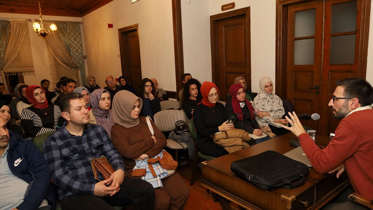 Büyükşehir Akademi’de İslami Düşünce’nin Derinliklerine İndiler