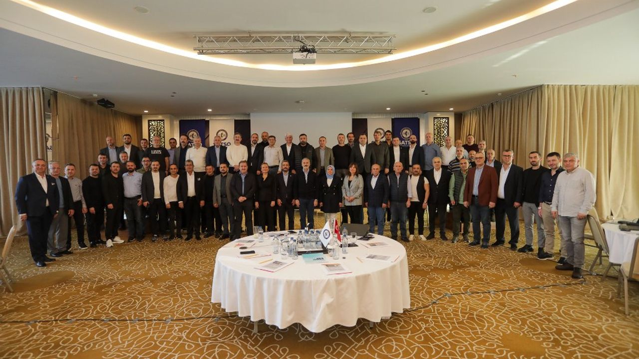 Doç. Dr. Atılım Murat Türkiye Ekonomisinin Gelecek Projeksiyonunu SATSO Çalıştayı'nda Değerlendirdi