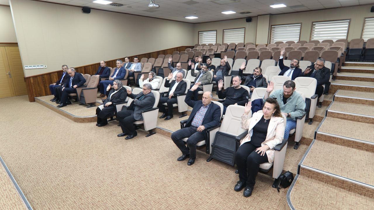 Erenler'de Yılın Son Meclis Toplantısı Yapıldı