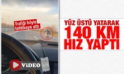 Motosiklette yüz üstü yatarak 140 KM hız yaptı