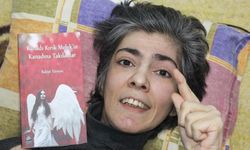 Gören inanamadı! Kullanabildiği tek parmağıyla kitap yazdı