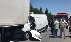 TEM'de korkutan kaza! Panelvan TIR'a ok gibi saplandı
