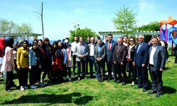 Sapanca'da ağaçlar kitap açtı