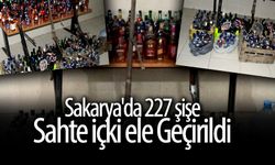 Sakarya'da 227 şişe sahte içki ele geçirildi