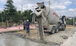 Arifiye'de Beton Yol Çalışmaları Devam Ediyor