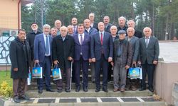 Başkan Gündoğdu'dan Emekli Öğretmenleri Onurlandıran Yemek