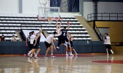 Büyükşehir Basket Hazırlık Maçında Fark Attı: 93-65