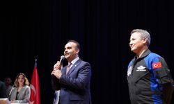 Türkiye’nin İlk Astronotu Alper Gezeravcı, Sakarya’da Üniversiteli Gençlerle Biraraya Geldi