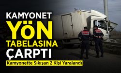 Kontrolden Çıkan Kamyonet Yön Tabelasına Çarptı