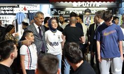 Başkan Yusuf Alemdar Vatandaşla Kucaklaşıp Bayramlaştı