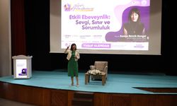 “Çocuklarınıza Pahalı Hediyeler Değil, Sevgi Dolu Anlar Verin”