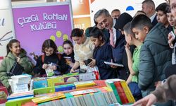 Sakarya'da Edebiyat Fuarı Başladı