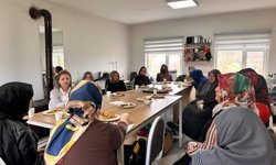 Büyükşehir’in “Kadın Kadına” Projesi 16 İlçede Sahada