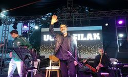 Binlerce Kişi Uğur Işılak Konserinde Buluştu