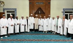 Yeni Meskenler Camii Cemaatinden Örnek Birliktelik: Tek Tip Cübbe Uygulaması Dikkat Çekti