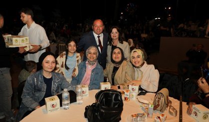 Ferizli’de Anneler Günü Müzik ve Vefa Dolu Programla Kutlandı