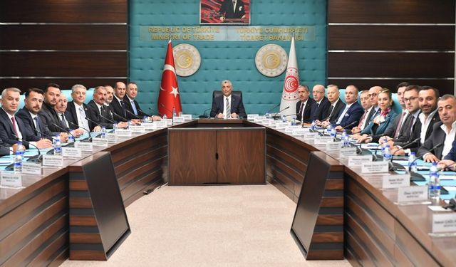 Bakan Bolat'tan Otomobil Fiyatlarıyla İlgili Açıklama