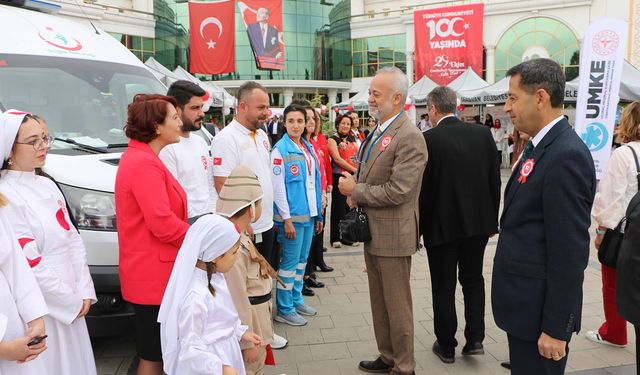 Sağlıkçılar 100. Yılı Kutladı