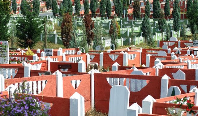 Arefe Gününde Mezarlıklara Ulaşım Ücretsiz