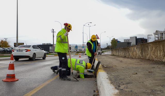 Büyükşehir Kuvvetli Yağışa Karşı Aksiyon Aldı