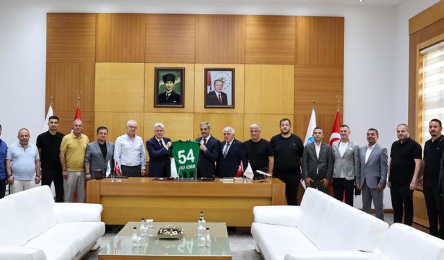Sakaryaspor’un Yeni Yönetiminden Yusuf Alemdar’a Ziyaret