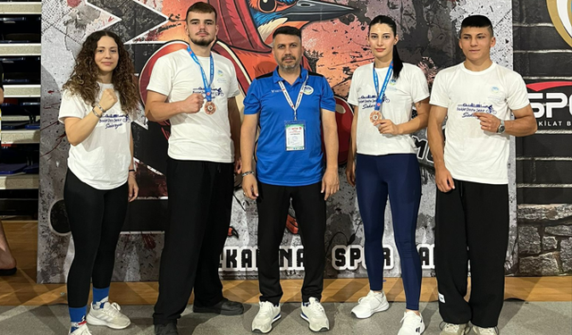 Kick Boks Şampiyonası’nda Türkiye 3’üncüleri Büyükşehir’den