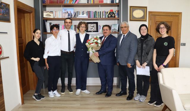 Cevat Ayhan Fen Lisesi Öğrencilerinden Coşkun Bakırtaş’a Ziyaret