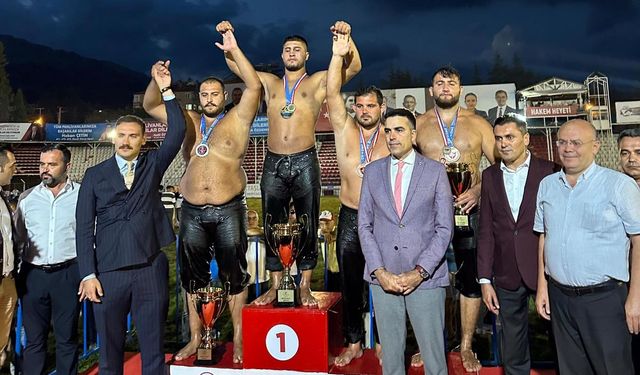 Büyükşehir Sporcularından Gururlandıran Başarı