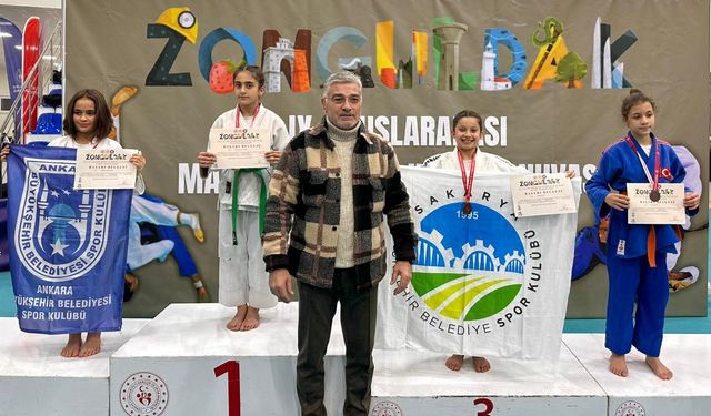 Büyükşehir Sporcuları İki Önemli Organizasyondan Madalya İle Döndü