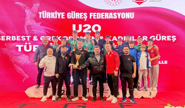 Büyükşehirli Güreşçilerden Ankara’da Madalya Yağmuru