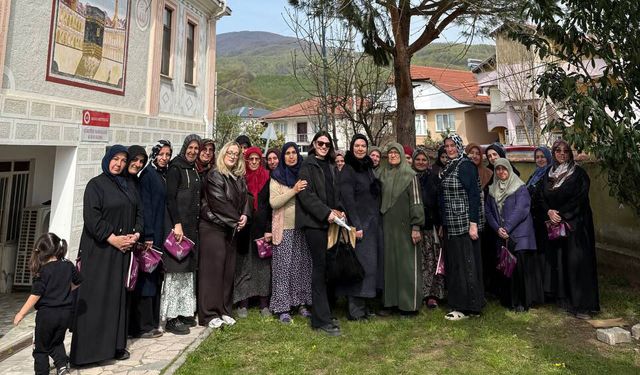 Büyükşehir’in “Kadın Kadına” Projesi Akyazı’da Devam Etti