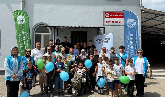 Büyükşehir’in Gezici Umut Atölyesi Mahalle Mahalle Gönüllere Dokunuyor