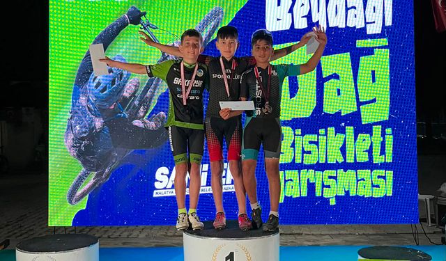 Büyükşehir’in Genç Pedalları Türkiye Şampiyonası’nda Kürsüde
