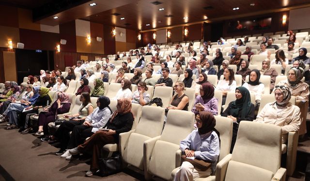 Büyükşehir’in KPSS Adayları İçin Destek Programı AKM’de Başladı